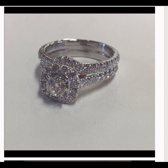 Neil Lane 14K Diamond Halo Ring & Diamond Band - Picture 1 of 10